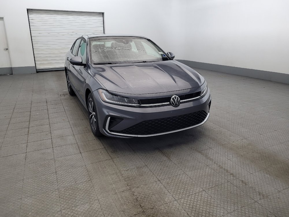 Used 2025 Volkswagen Jetta SE FWD image 14