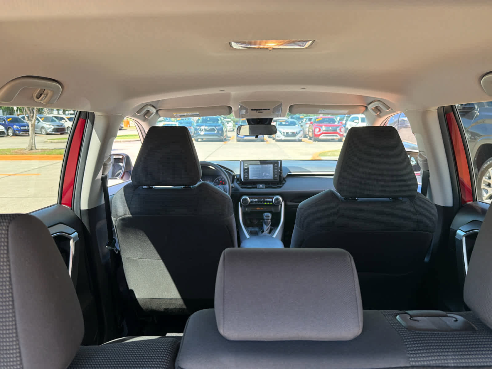 Used 2019 Toyota RAV4 LE FWD image 31