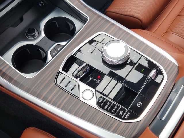 Used 2026 BMW X7 xDrive40i w/ Executive Package AWD/4WD image 23