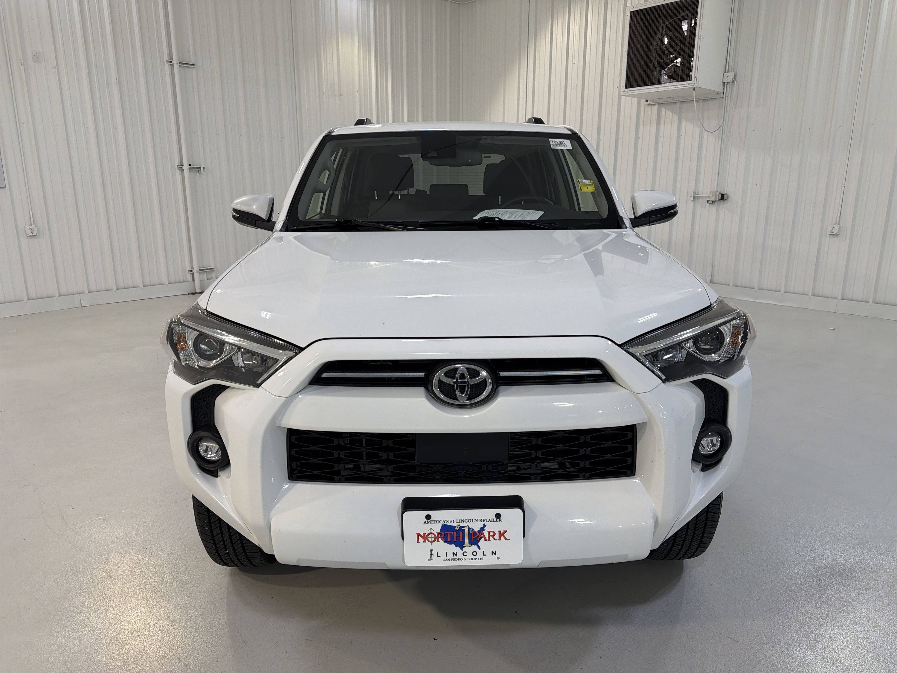 Used 2022 Toyota 4Runner SR5 Premium AWD/4WD image 31