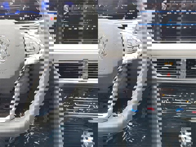 New 2025 Volkswagen Taos SE image 26