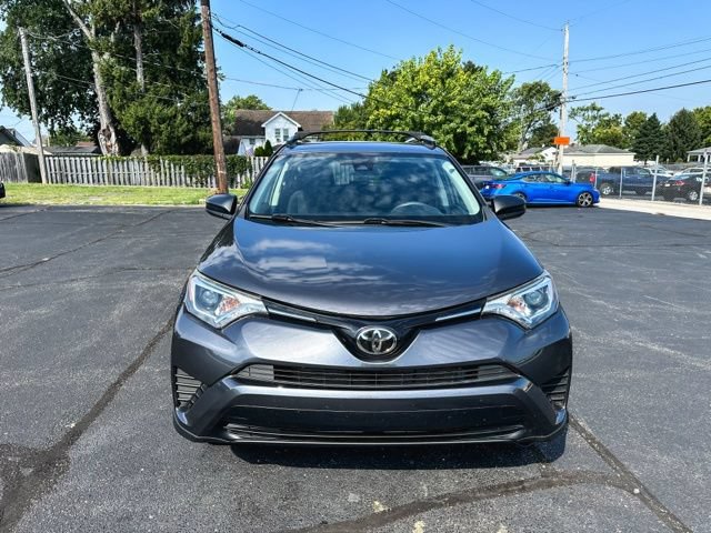 Used 2018 Toyota RAV4 LE w/ All Weather Liner Package AWD/4WD video 2