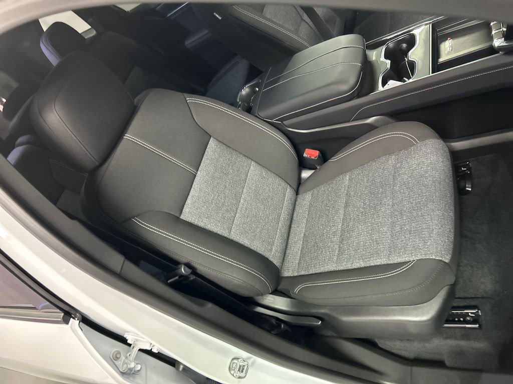 Used 2025 GMC Acadia Elevation image 26