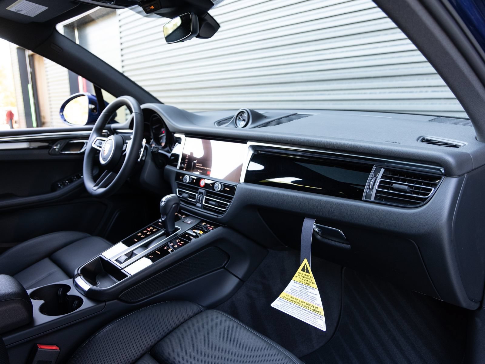 Certified 2026 Porsche Macan AWD/4WD image 35