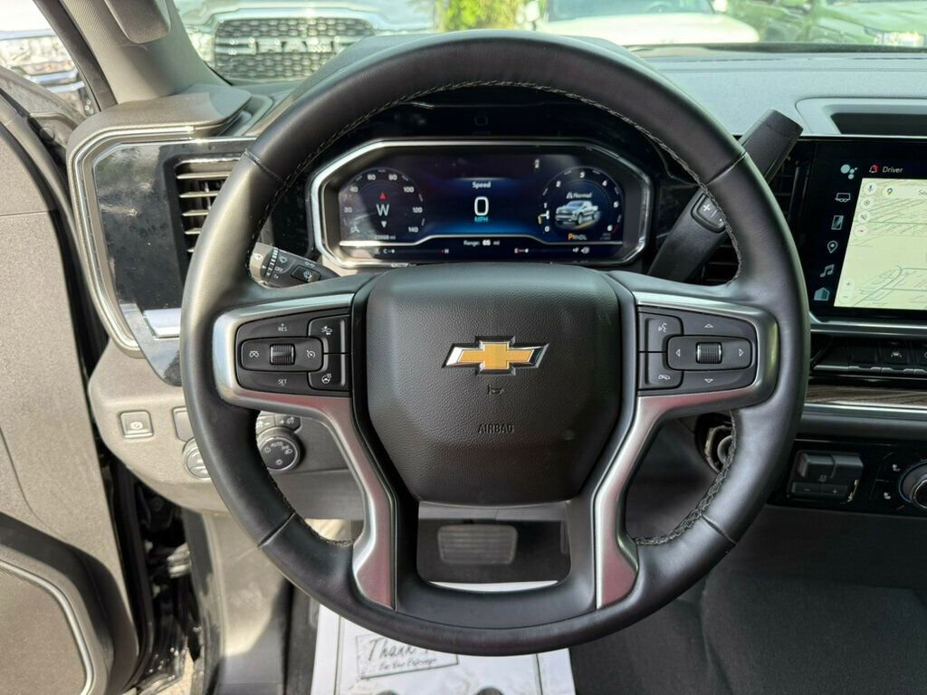 Used 2025 Chevrolet Silverado 1500 LT image 6