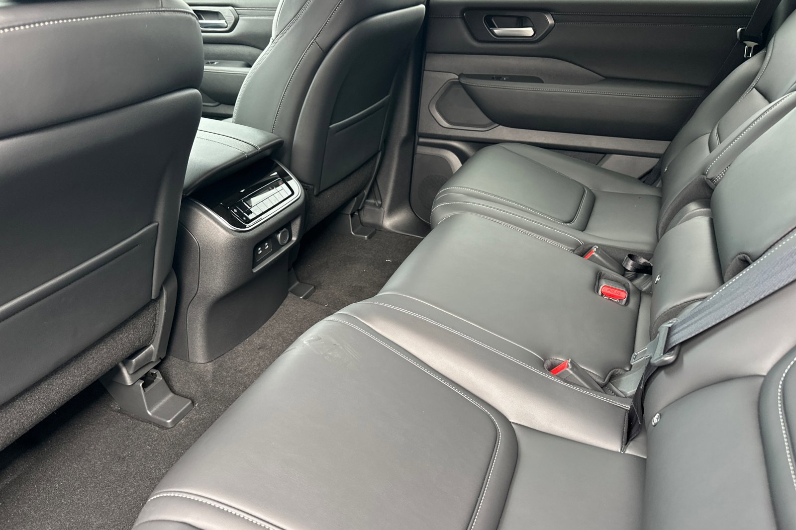 New 2026 Nissan Armada SV image 12