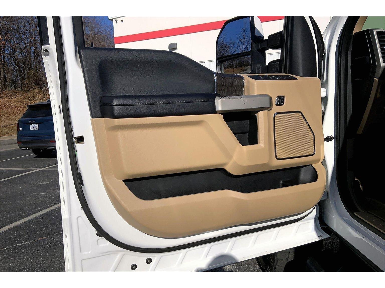 Used 2020 Ford F250 Lariat w/ Lariat Ultimate Package image 17