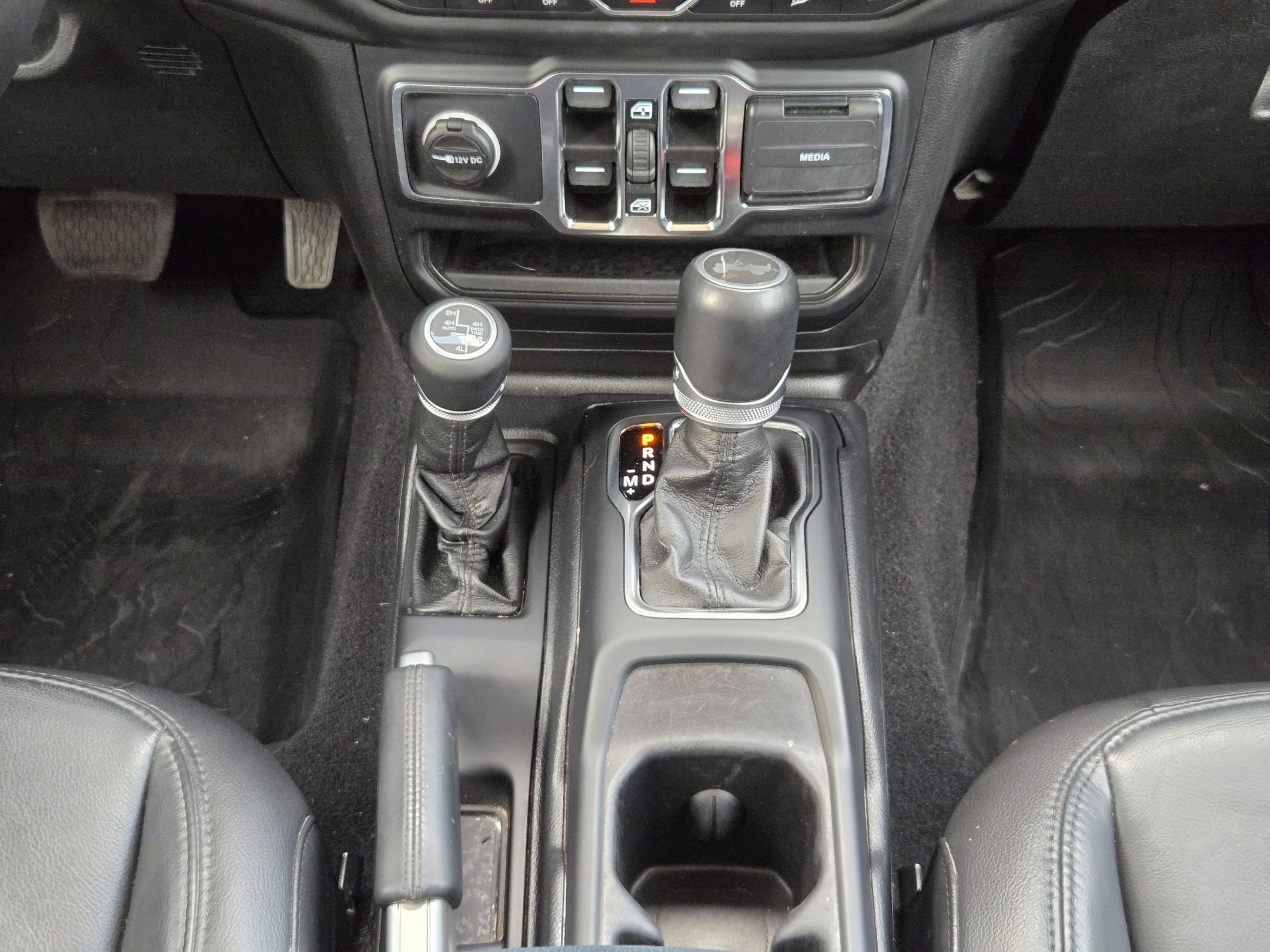 Used 2021 Jeep Wrangler Unlimited Sahara AWD/4WD image 19