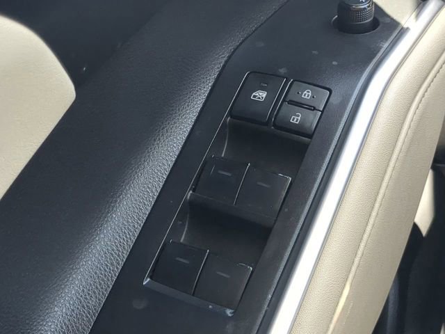 Used 2023 Toyota Highlander XLE image 24