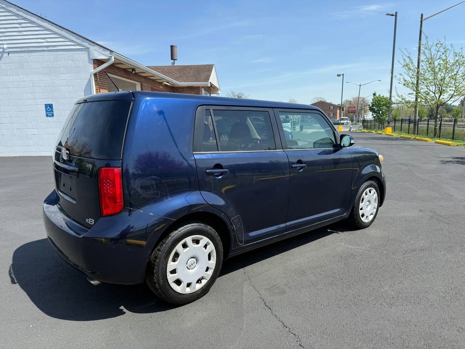 Used 2008 Scion xB FWD image 5
