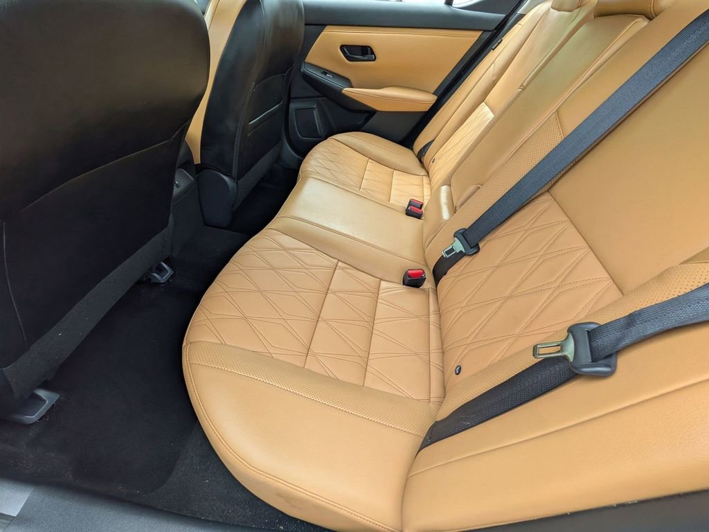 Used 2024 Nissan Sentra SV w/ SV Premium Package FWD image 20