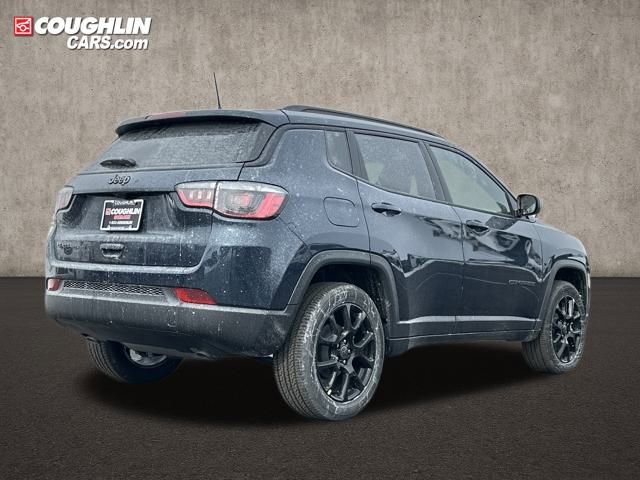 New 2026 Jeep Compass Latitude image 9