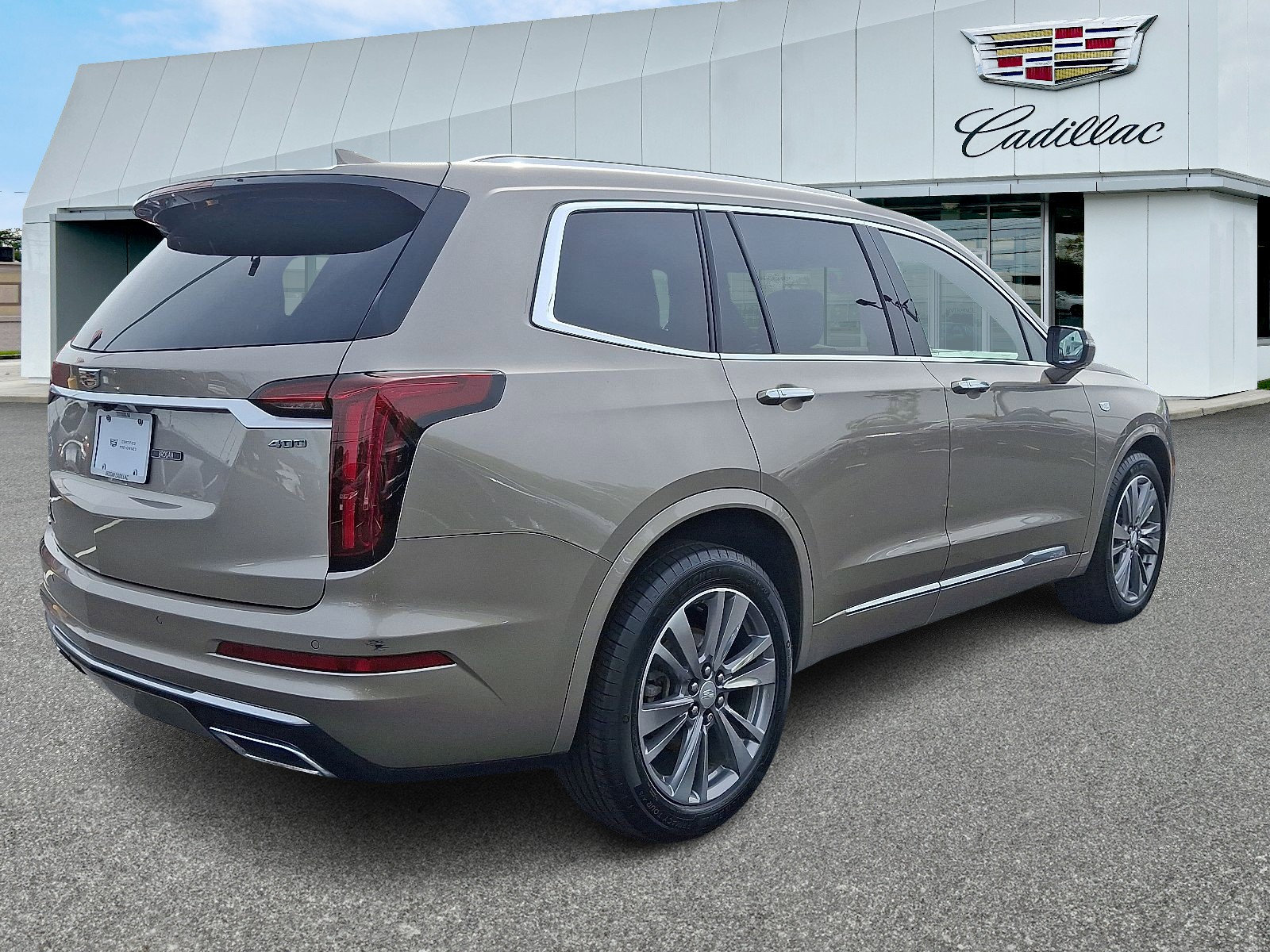 Used 2022 Cadillac XT6 Premium Luxury image 5