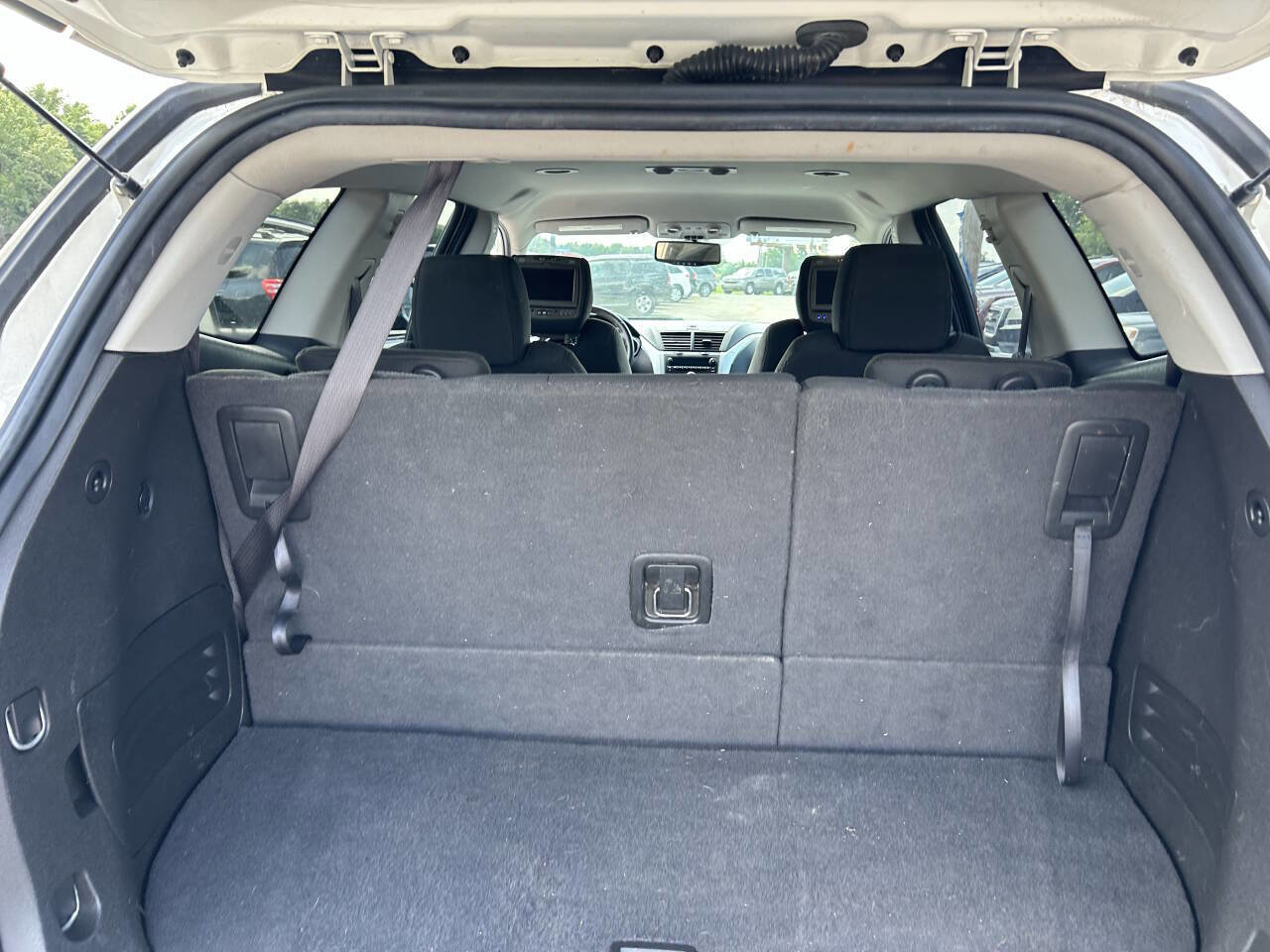 Used 2011 Chevrolet Traverse LT w/ Personal Connectivity Package image 6