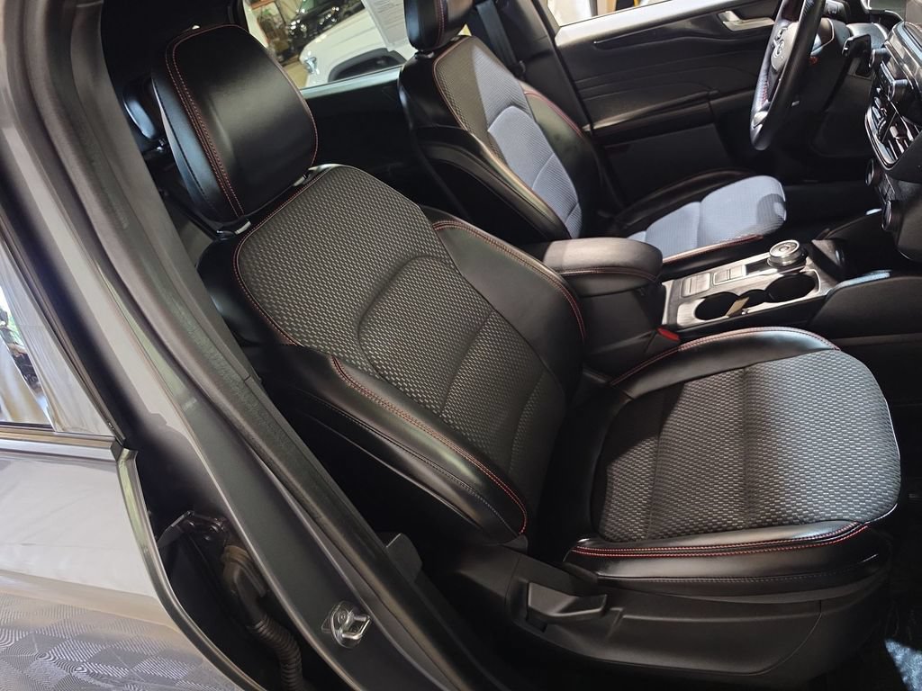 Used 2023 Ford Escape ST-Line AWD/4WD image 24
