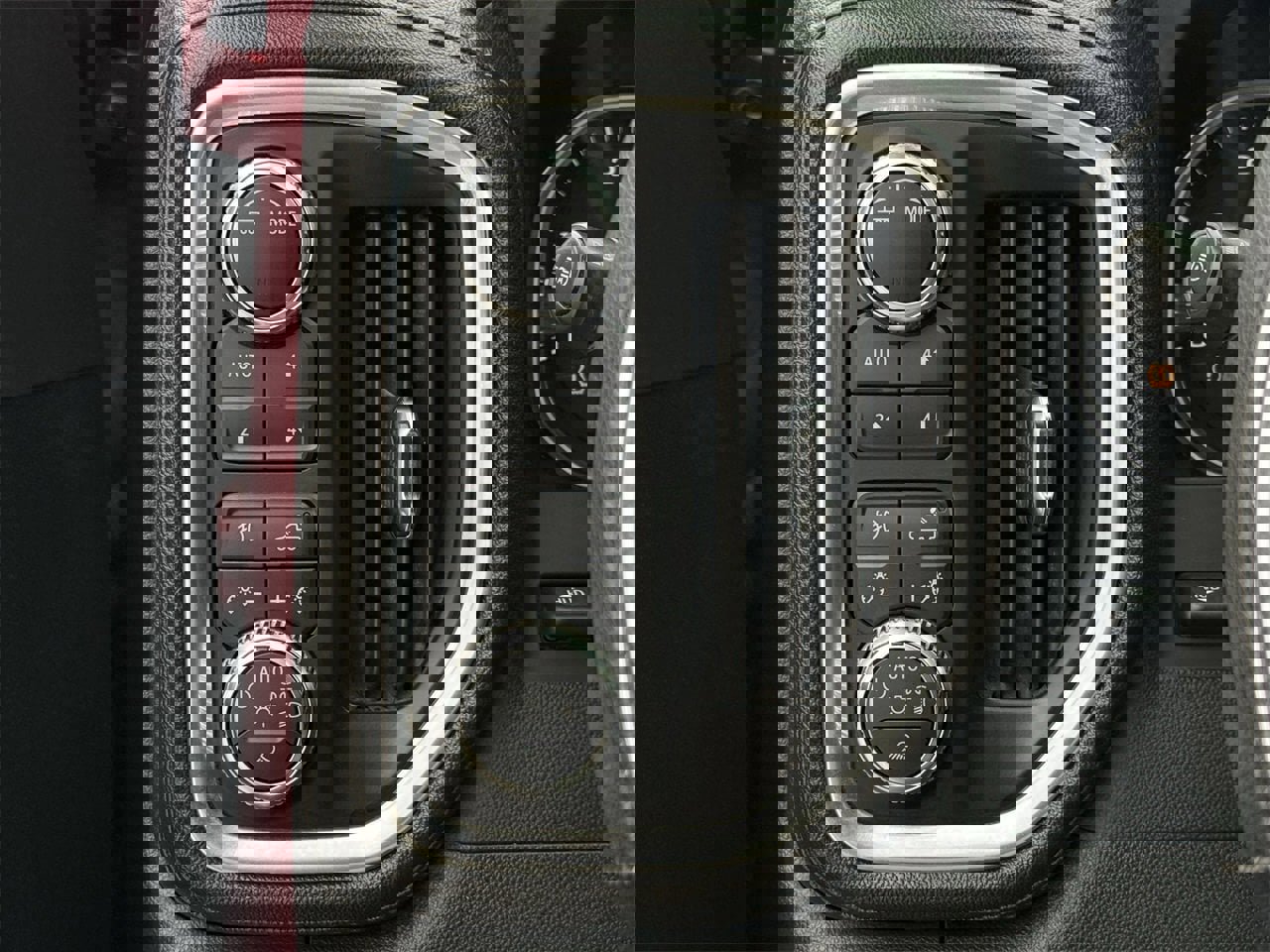 Used 2022 GMC Sierra 3500 Denali w/ Denali Ultimate Package image 18