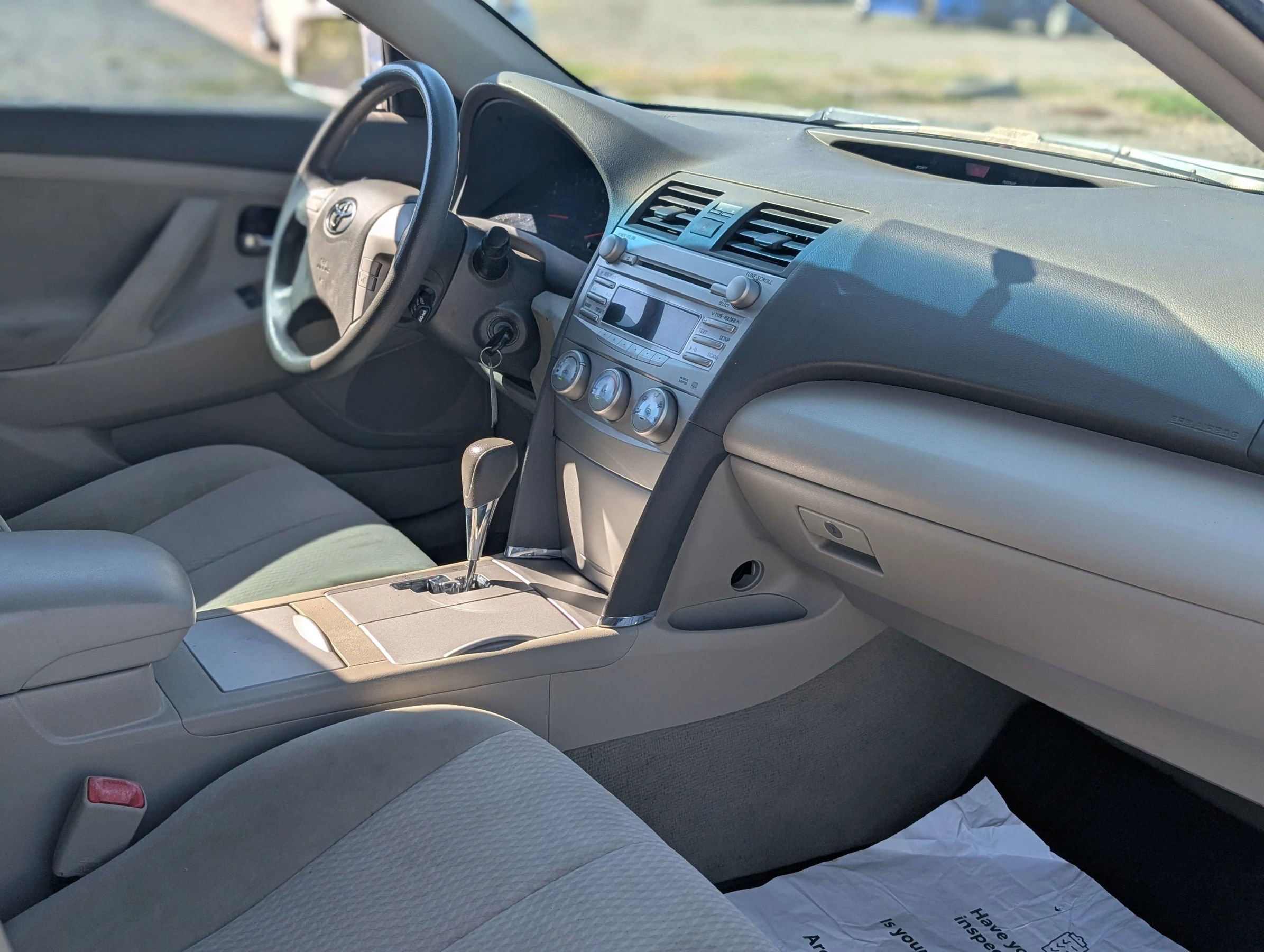 Used 2010 Toyota Camry LE image 12