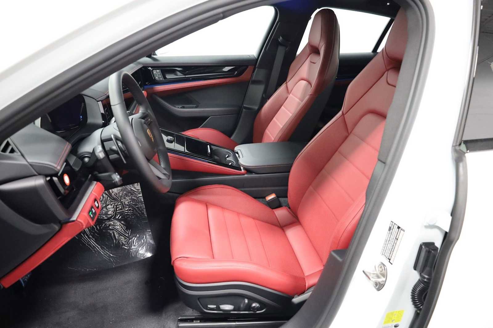 New 2026 Porsche Panamera 4 image 5