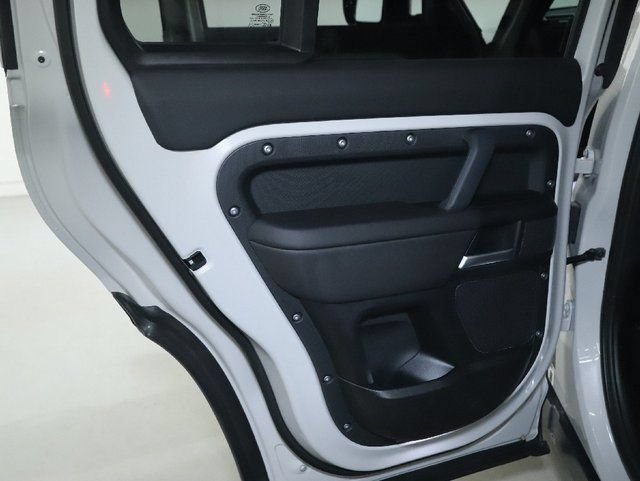 Used 2026 Land Rover Defender 110 S AWD/4WD image 32