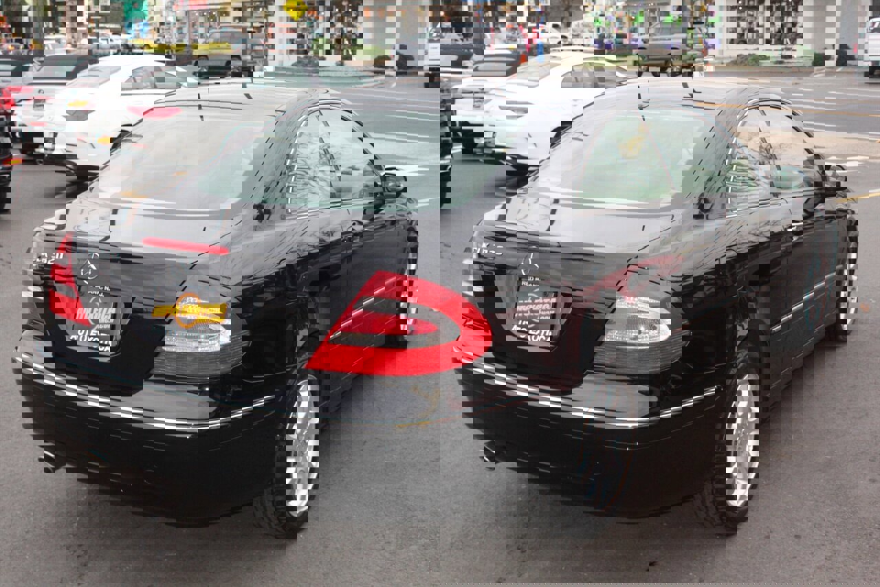 Used 2004 Mercedes-Benz CLK 320 Coupe image 3