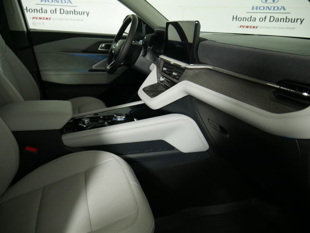 Used 2025 Ford Explorer Platinum w/ LUX Leather Package image 7