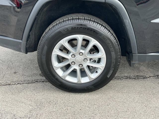 Used 2022 Jeep Grand Cherokee Laredo E image 41