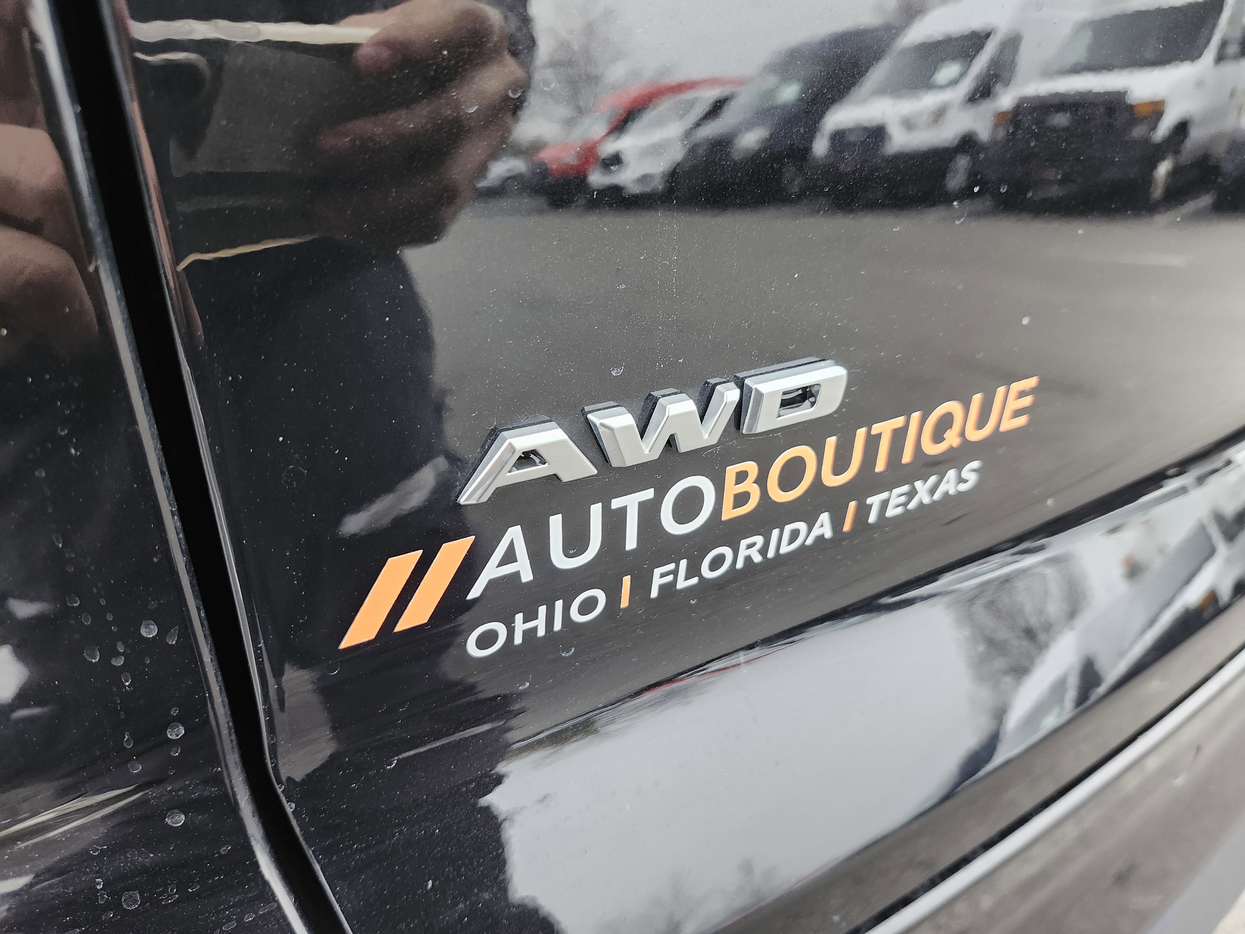 Used 2024 Cadillac XT4 Premium Luxury image 28