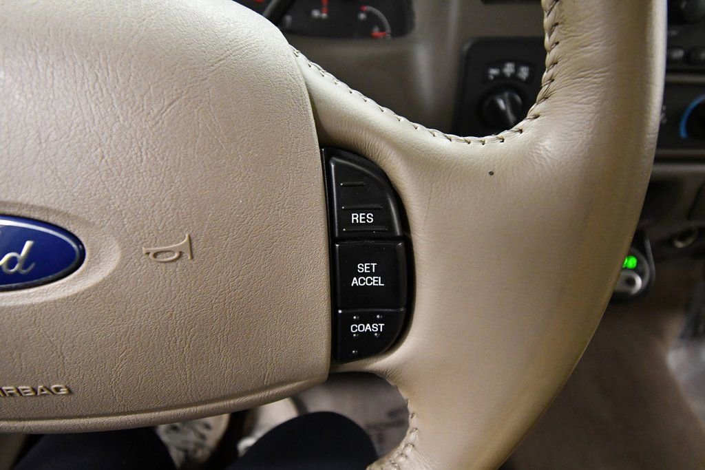 Used 2003 Ford F350 Lariat image 21