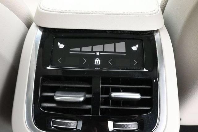 Used 2024 Volvo XC90 B6 Plus w/ Protection Package Premier AWD/4WD image 33