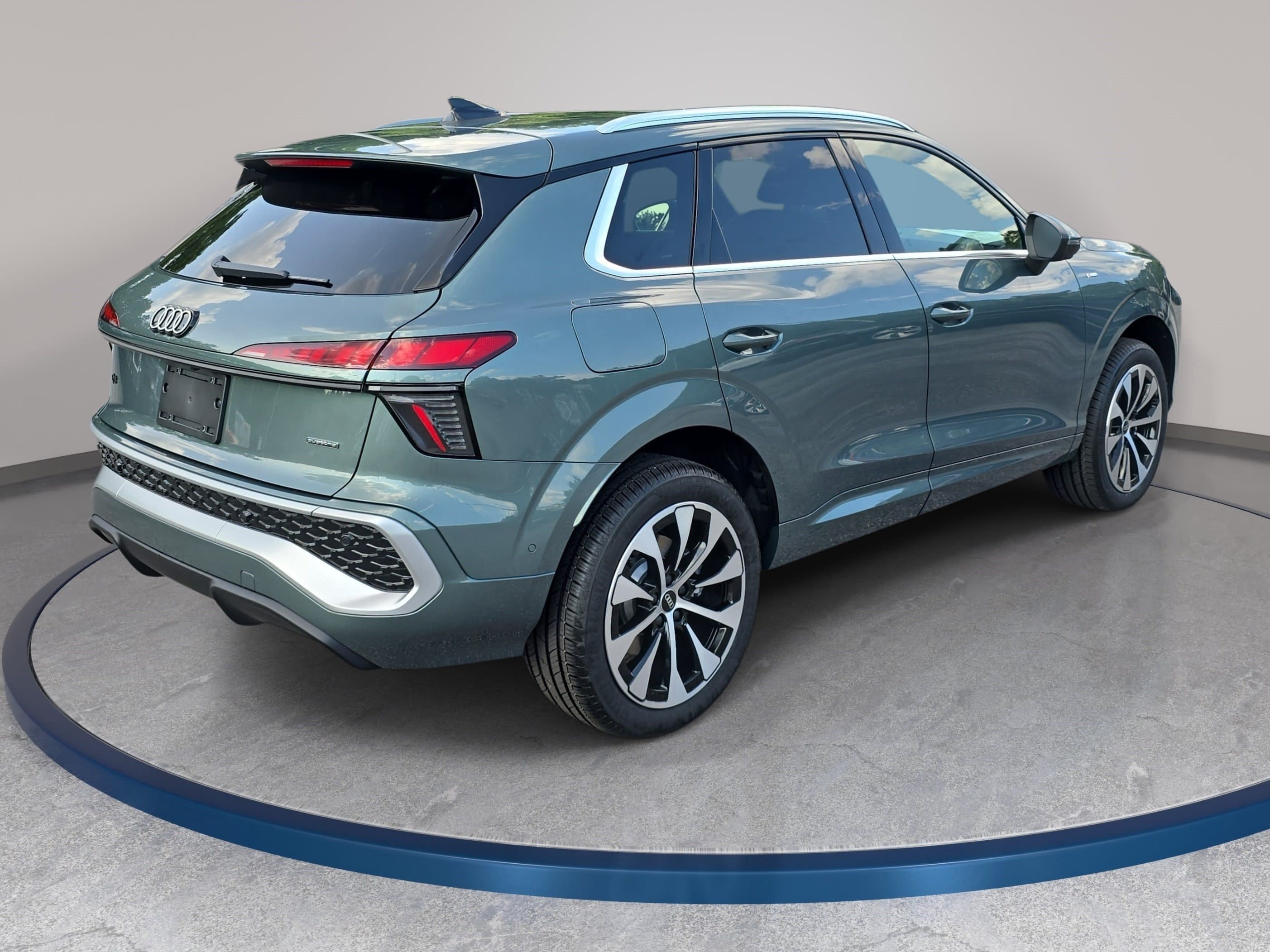 New 2026 Audi Q3 quattro 2.0T AWD/4WD image 5