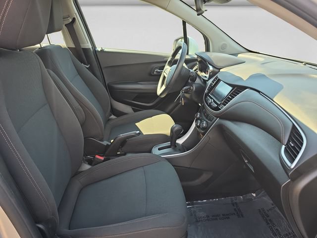 Used 2017 Chevrolet Trax LS AWD/4WD image 16