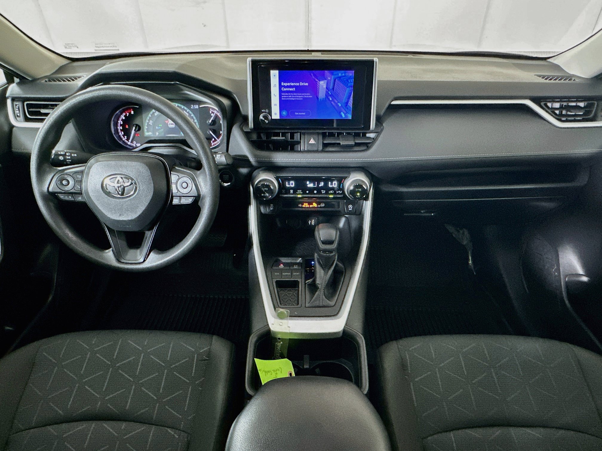 Used 2024 Toyota RAV4 XLE FWD image 27