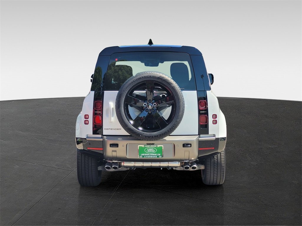 New 2025 Land Rover Defender 110 X-Dynamic SE image 5