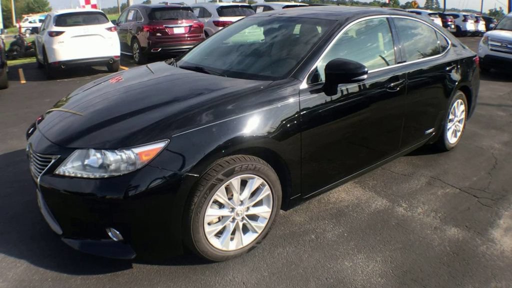 Used 2013 Lexus ES 300h w/ Luxury Pkg FWD image 4