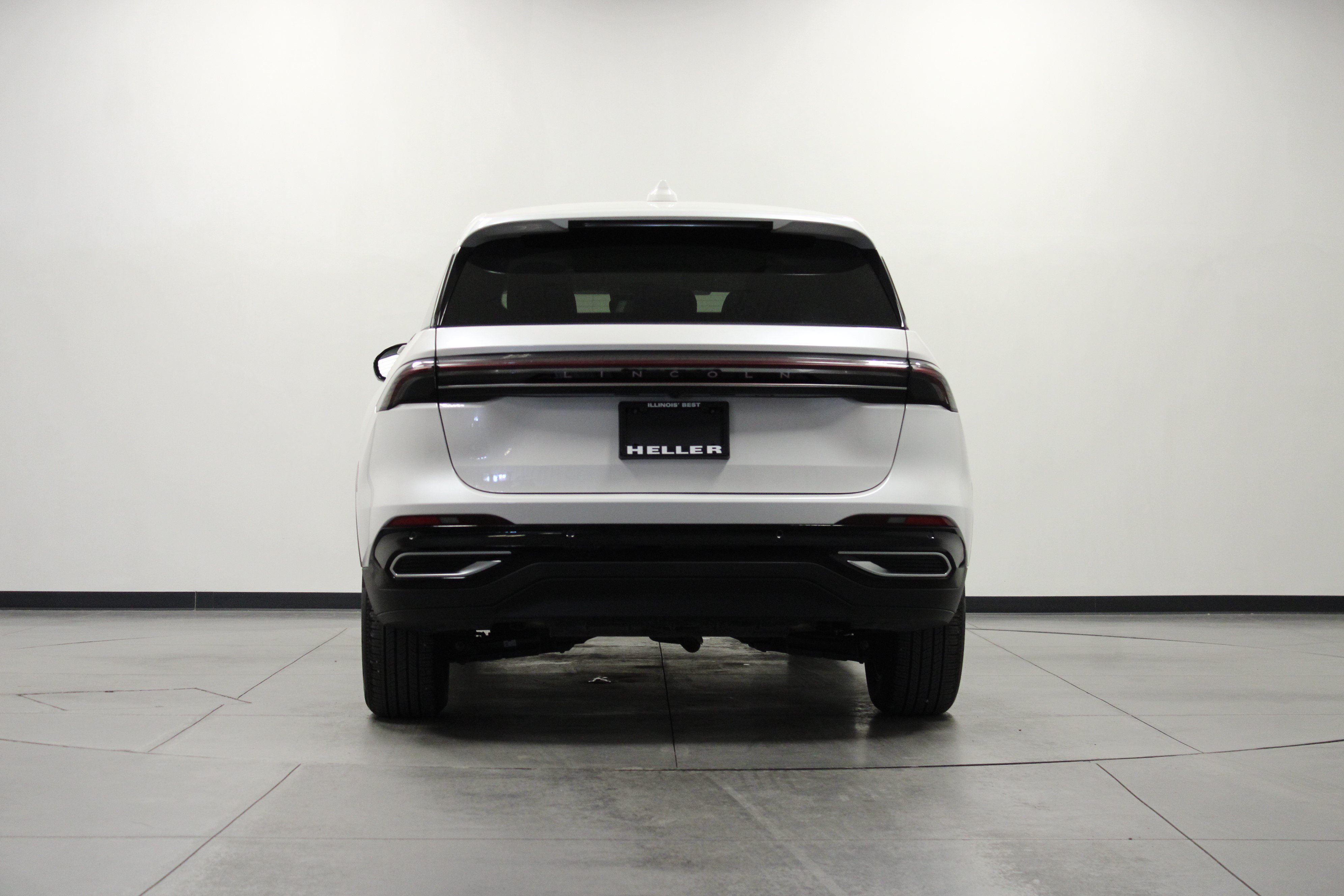 Used 2026 Lincoln Nautilus Premier AWD/4WD image 5