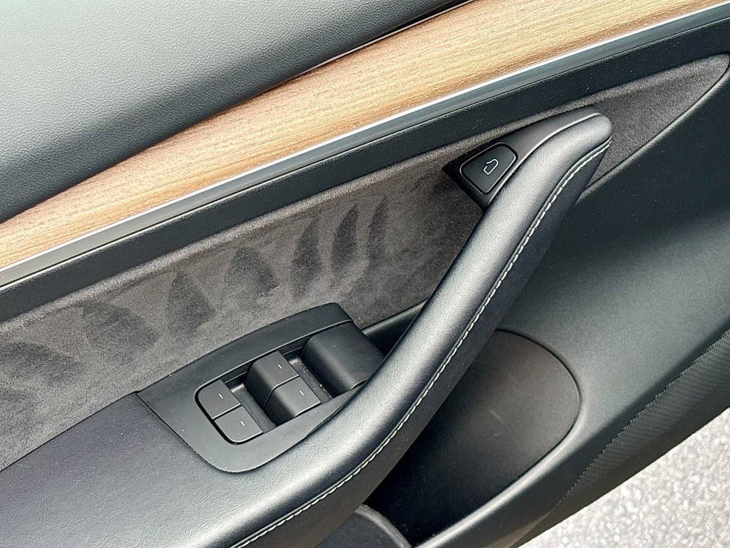 Used 2023 Tesla Model 3 Performance image 18