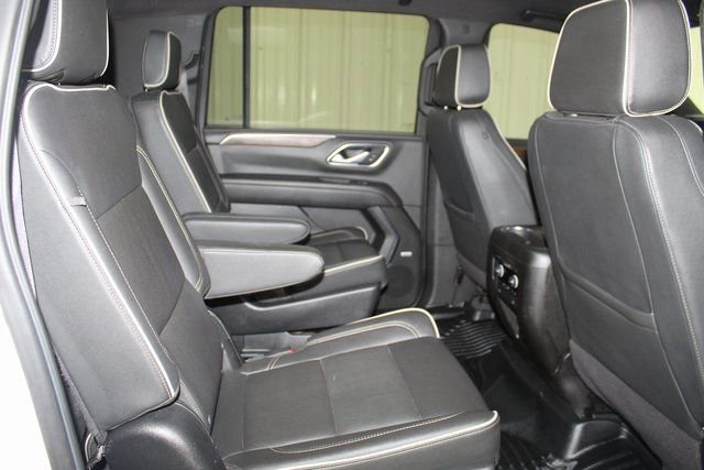 Used 2022 Chevrolet Suburban Premier image 17