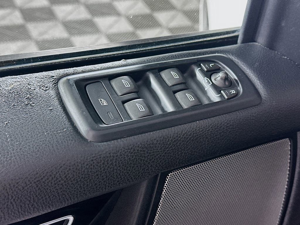 Used 2016 Land Rover LR4 HSE image 24