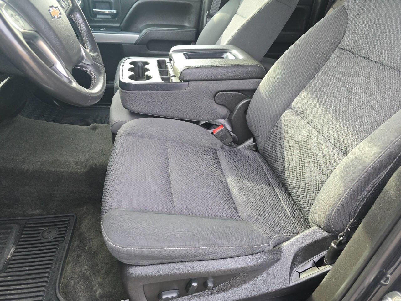 Used 2018 Chevrolet Silverado 1500 LT w/ All Star Edition image 24