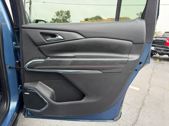 Used 2024 Chevrolet Traverse RS FWD image 12