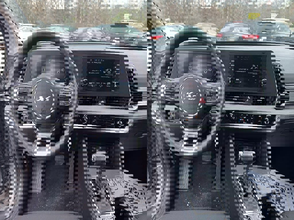 Used 2024 Kia Sportage LX image 24