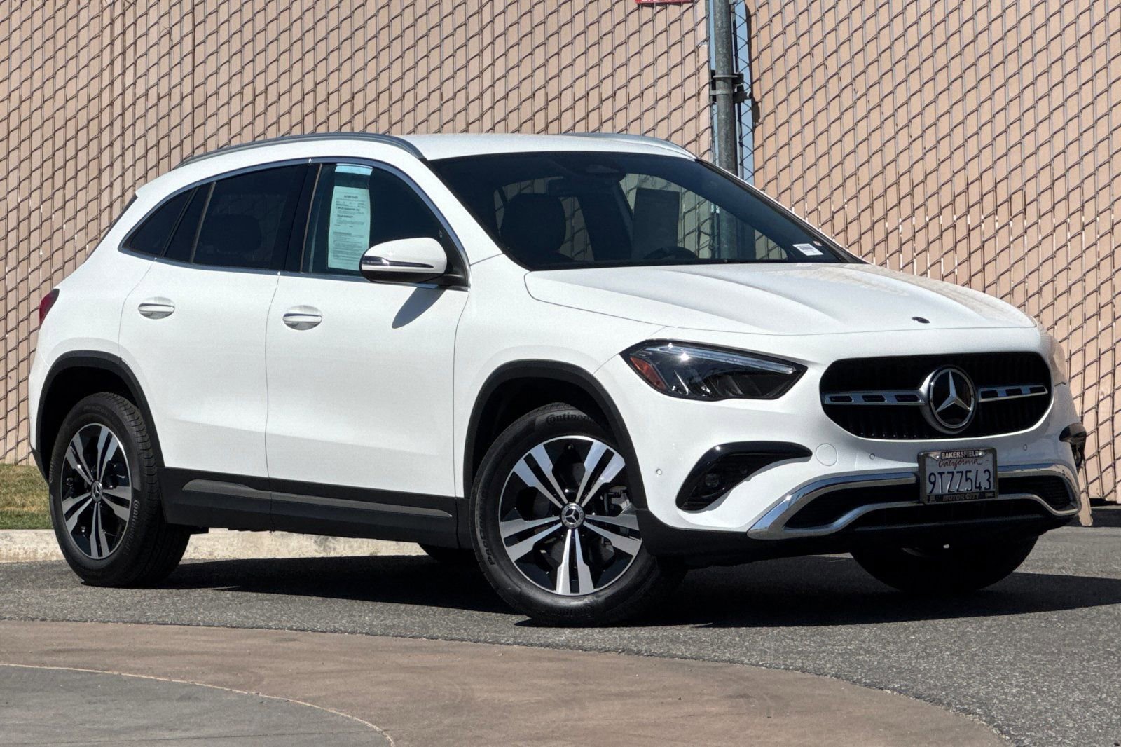 Used 2025 Mercedes-Benz GLA 250 image 2