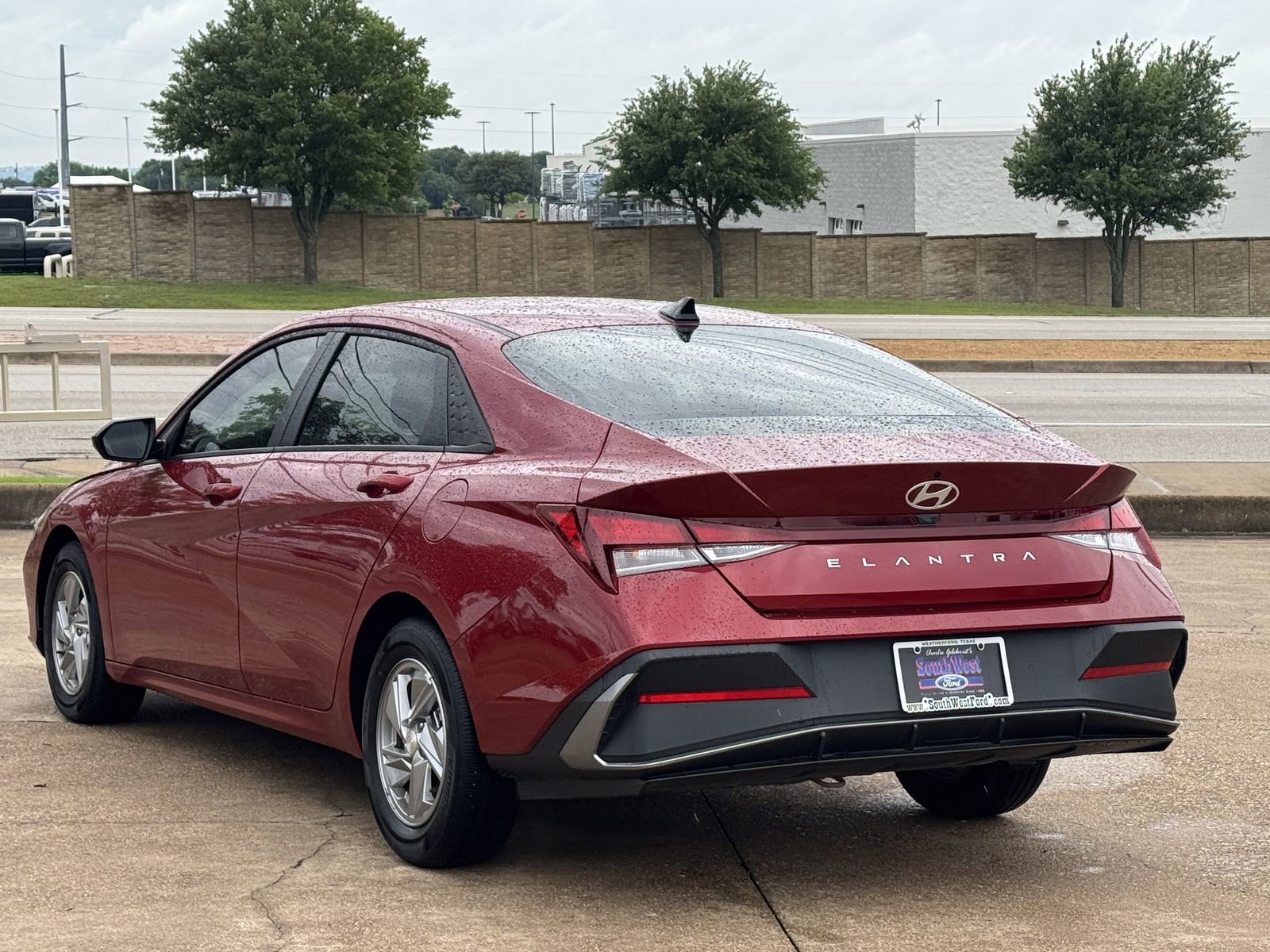Used 2025 Hyundai Elantra SE FWD image 6