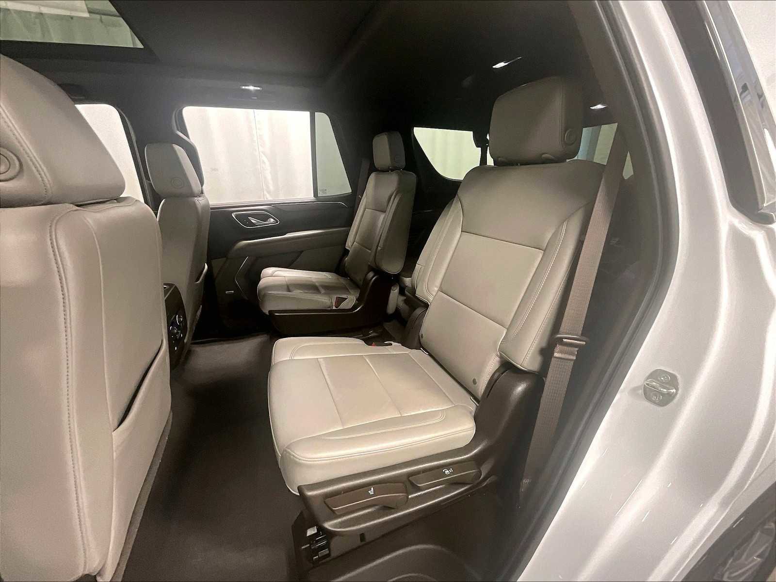 Used 2021 Chevrolet Tahoe LT w/ LT Signature Package image 15