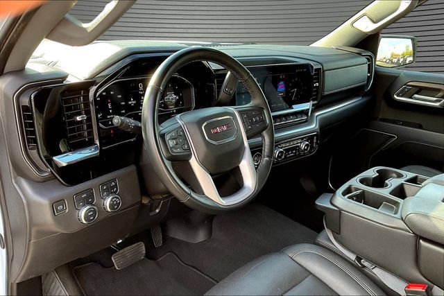Used 2024 GMC Sierra 1500 SLT AWD/4WD image 17