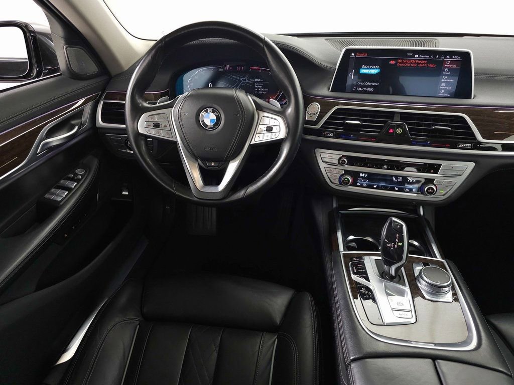 Used 2020 BMW 750i xDrive image 21