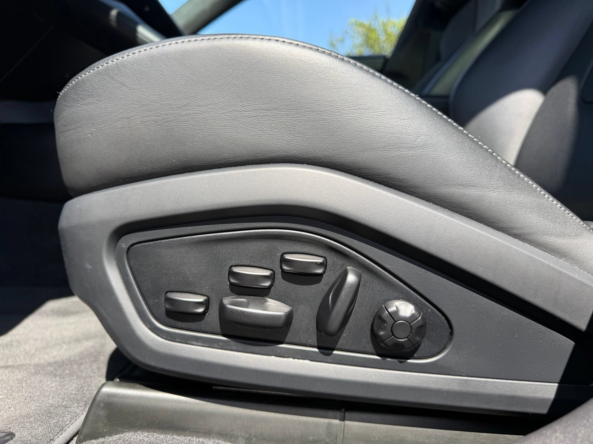 Certified 2021 Porsche Taycan Turbo S AWD/4WD image 29