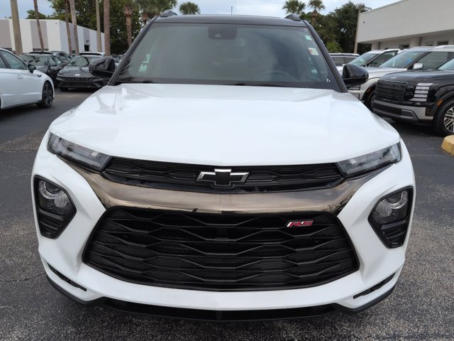 Used 2023 Chevrolet TrailBlazer RS w/ Sun and Liftgate Package FWD image 9
