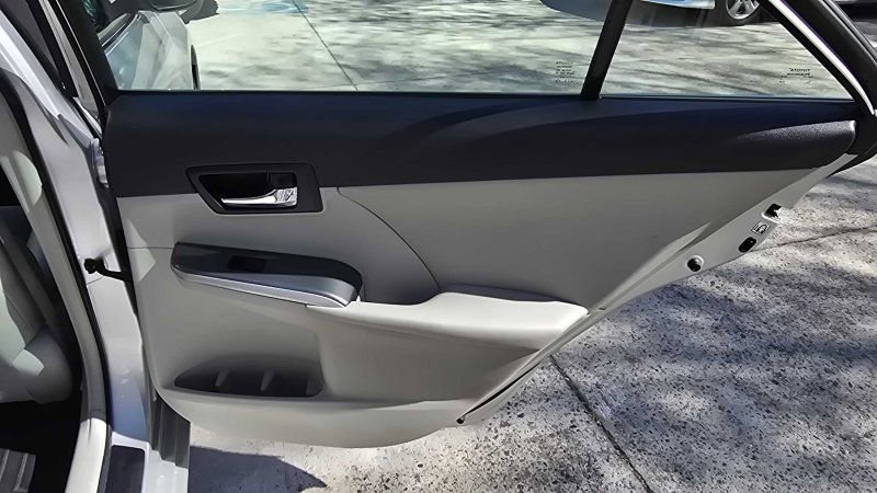 Used 2012 Toyota Camry XLE w/ Leather Pkg FWD image 34