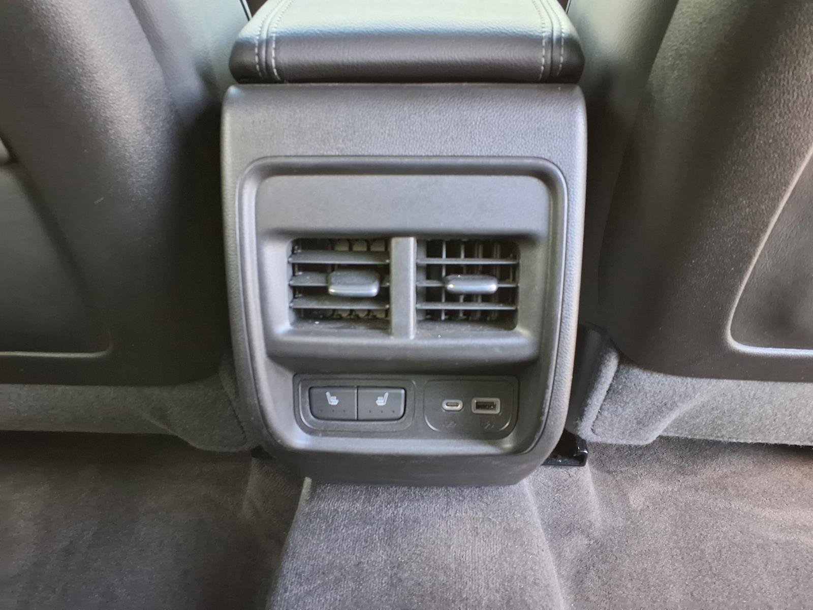 Certified 2023 Cadillac XT4 Luxury w/ Cold Weather Package image 14